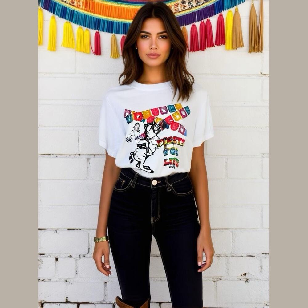 New Ariat Women's Fiesta Life White Tee Shirt Short Sleeve Casual Graphic XL NWT